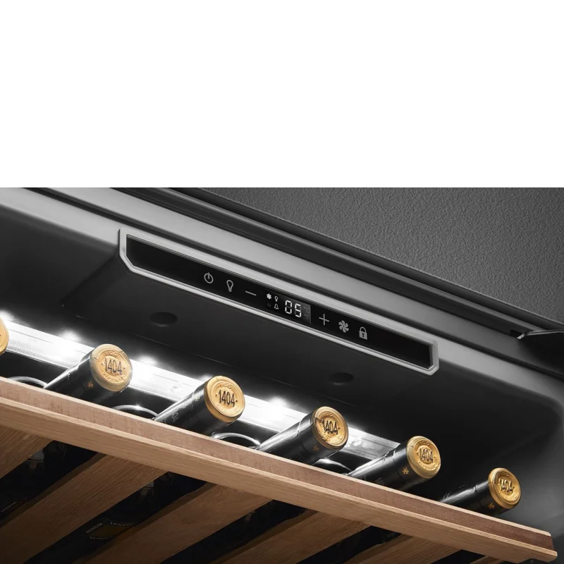 Виноохладители Виноохладител за вграждане Smeg CVI121B3