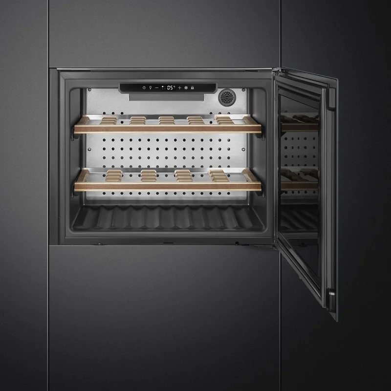 Виноохладители Виноохладител за вграждане Smeg CVI121G