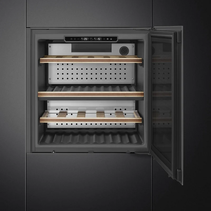 Виноохладители Виноохладител за вграждане Smeg CVI129B3
