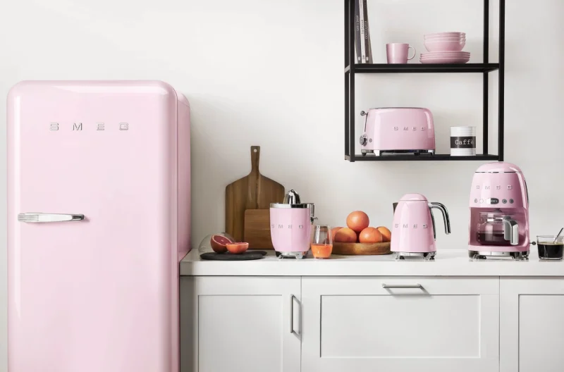 Кафемашини и кафеавтомати Филтърна кафемашина Smeg DCF02PKEU Розова