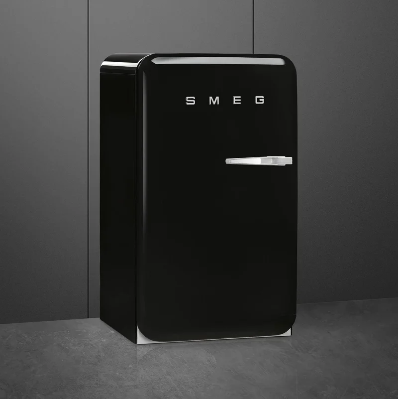 Хладилници с една врата Хладилник с камера Smeg FAB10LBL6