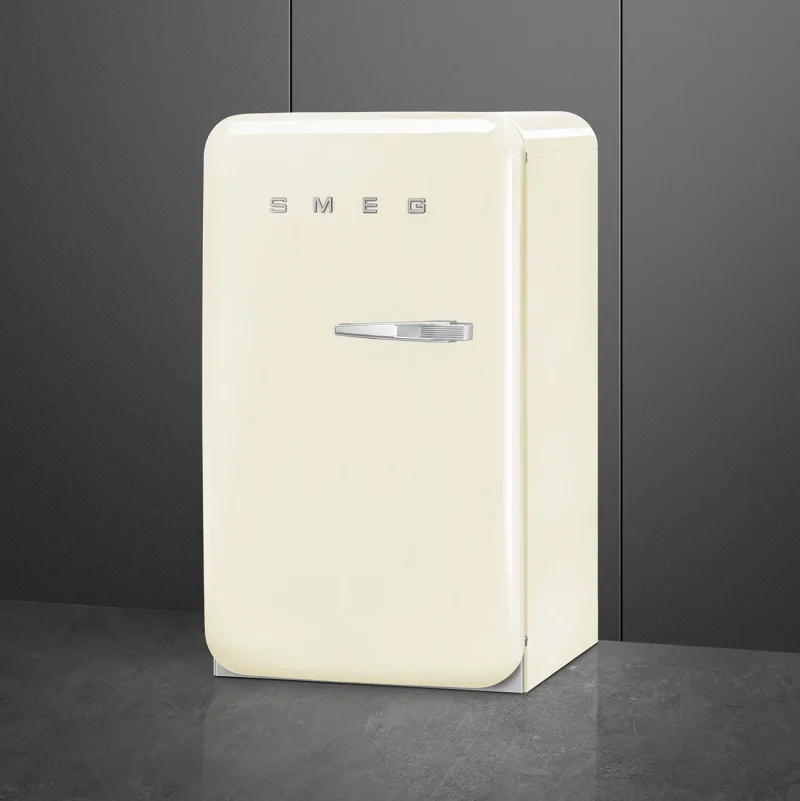 Хладилници с една врата Хладилник с камера Smeg FAB10LCR6
