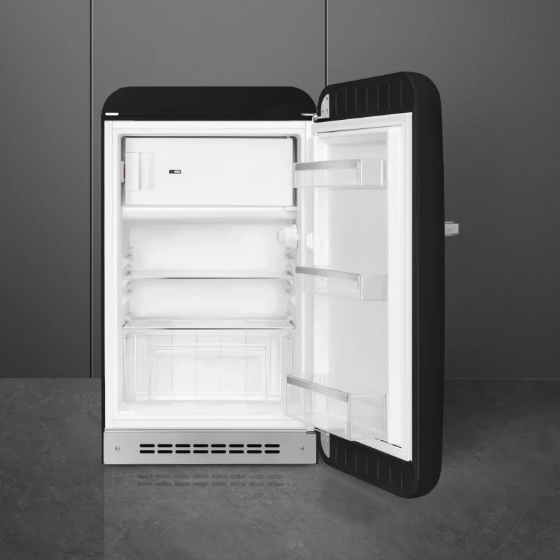 Хладилници с една врата Хладилник с камера Smeg FAB10RBL6
