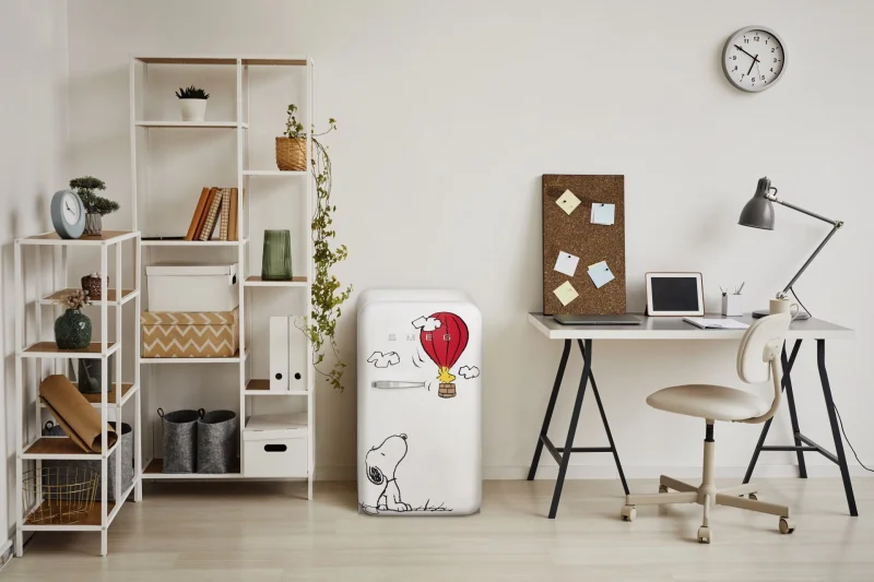 Хладилници с една врата Хладилник с камера Smeg FAB10RDSN6 Снупи