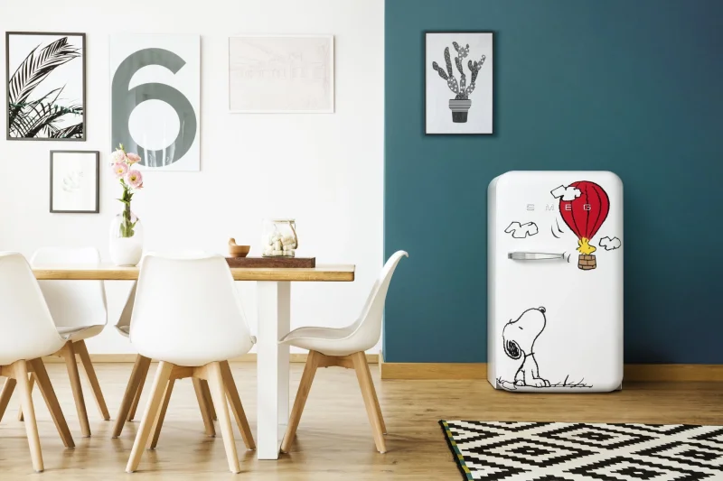 Хладилници с една врата Хладилник с камера Smeg FAB10RDSN6 Снупи