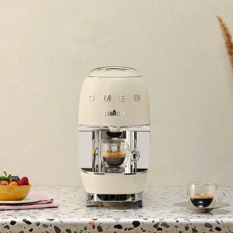 Кафемашини и кафеавтомати Еспресо кафемашина с капсули Smeg Lavazza 18000460 Крем