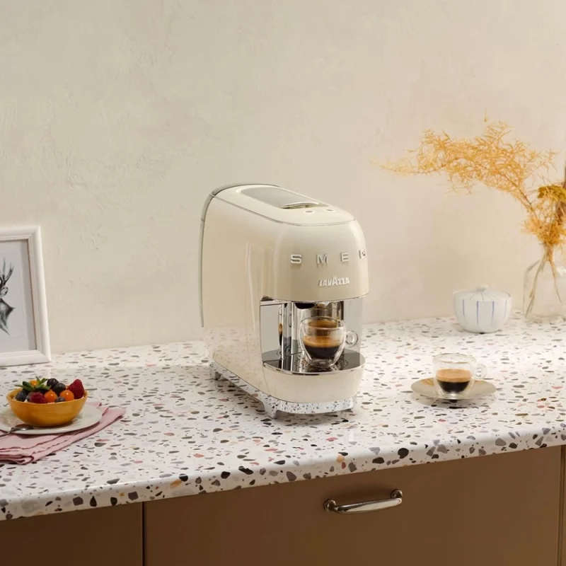 Кафемашини и кафеавтомати Еспресо кафемашина с капсули Smeg Lavazza 18000460 Крем
