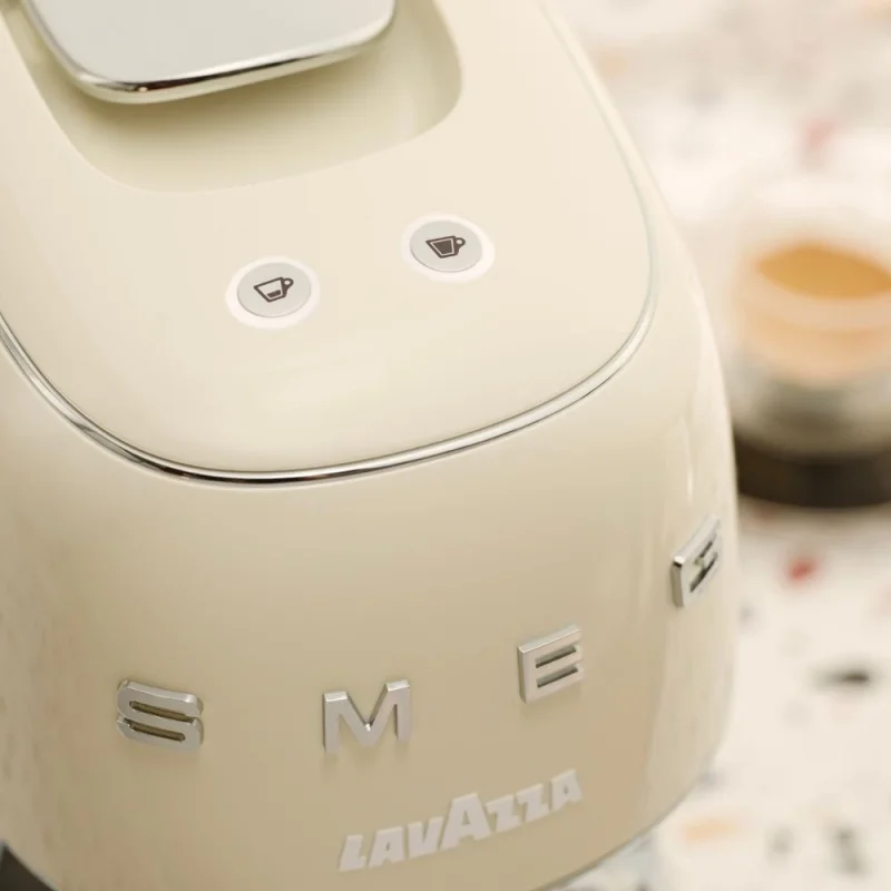 Кафемашини и кафеавтомати Еспресо кафемашина с капсули Smeg Lavazza 18000460 Крем