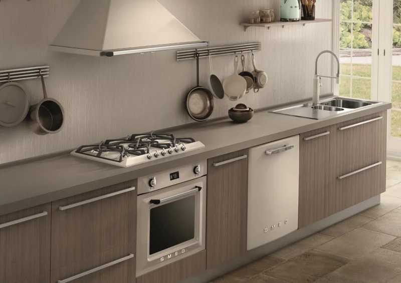 Мивки и смесители Полу-професионален смесител Smeg MDF50CR